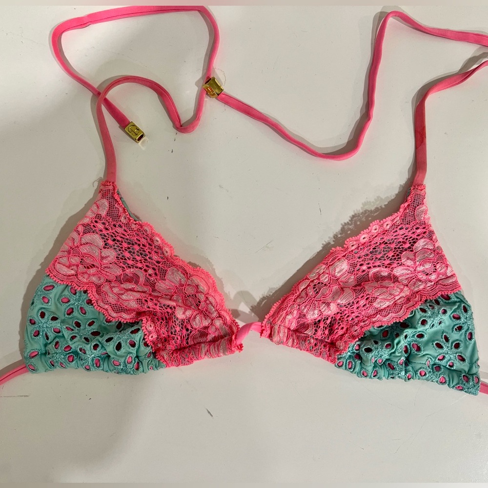 Beach Bunny eyelet and lace bikini top xs RARE